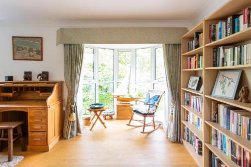 Exeter House | Inviting Waterside House on Exeter Quay for Family Retreats