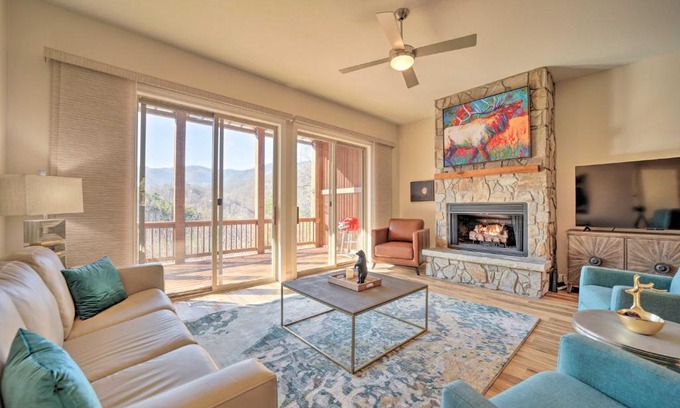 Whittier Apartment | Charming Whittier Condo with Deck, Pool & Mountain Views