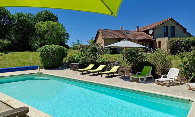 Plazac House | Cozy Wooden Retreat with Private Pool & Studio Space