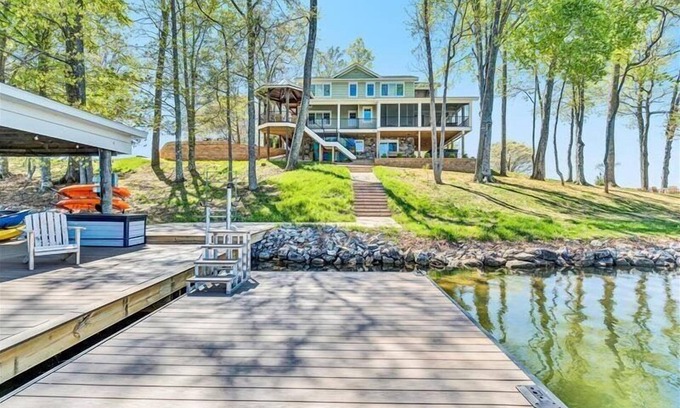 Huddleston House | Idyllic Viewtop Home with Hot Tub & 250' Shoreline Access