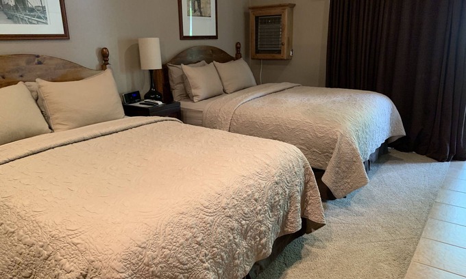 North Park City Apartment | Tranquil Studio with Pool & Spa in Prime Location - 9.8/10