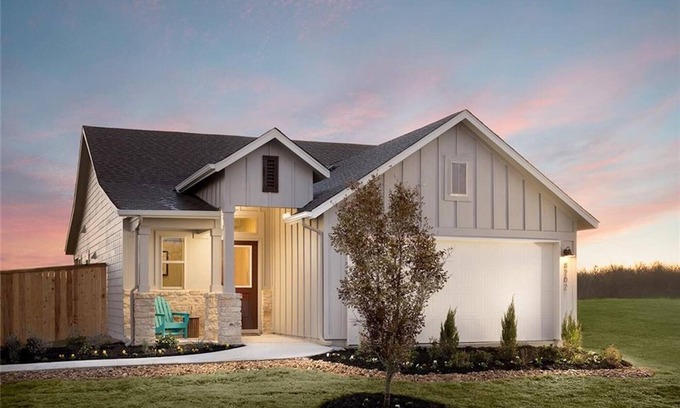 Austin House | Exceptional 3 Bedroom Home with Pool Near Downtown