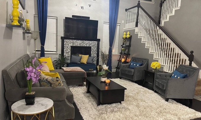 Lincoln Park House | Family-Friendly Home with Pets Welcome Near Major Highways