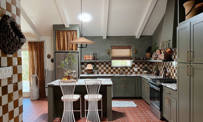 Oak Ridge House | Stylish Vintage Home in North Austin - Family-Friendly Retreat