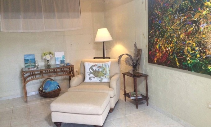Estate Frenchman Bay Apartment | Cozy House Rental with Kitchen and Breakfast Included
