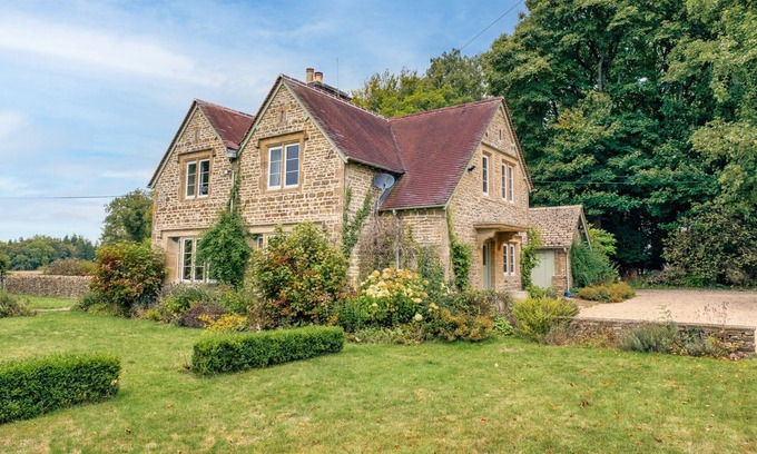 Rendcomb Cottage | Beautifully presented dog friendly - Cotswold Cottage