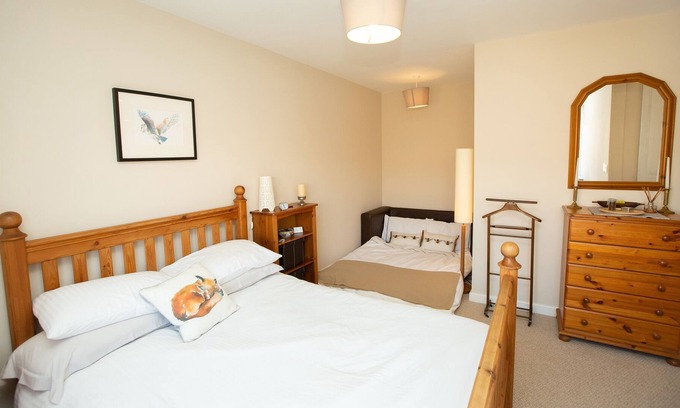 Huntingdon Cottage | Cozy 2-Bed Farm Cottage with Spa and Hot Tub Amenities