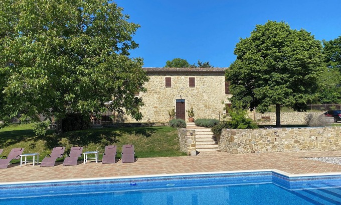 Bivio Lugnano Villa | Charming Villa Baroque: Restored 13c Farmhouse & Winery