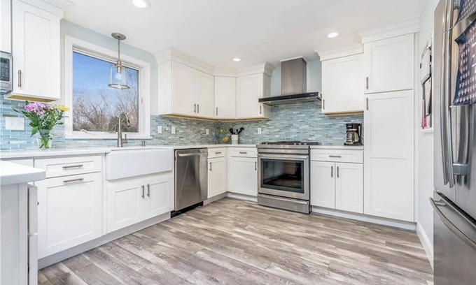Eastward Look House | Chic Beachside Retreat with Ocean Views - Guest Rated 9.8