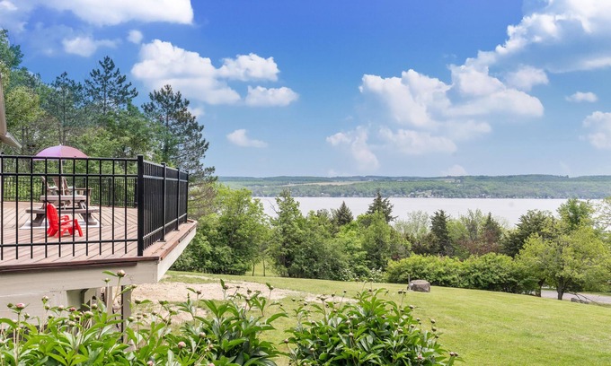 Canandaigua House | Renovated Lodge with Lakeview & Exceptional Guest Ratings
