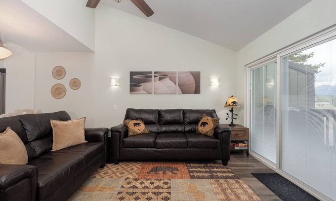 Fraser Condo | Beautifully renovated 2 bedroom with clubhouse amenities