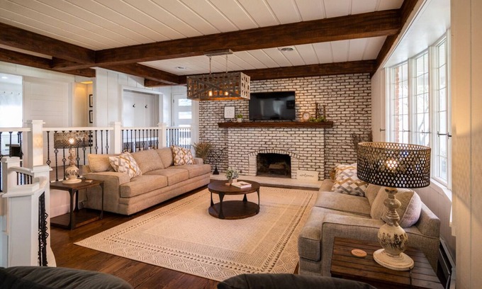 Lyndon House | Renovated Lakeside Retreat with Pool & Spa Amenities