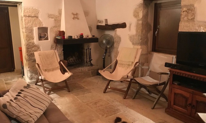 Serramonacesca House | Restored Farmhouse Retreat in Serramonacesca, Abruzzo