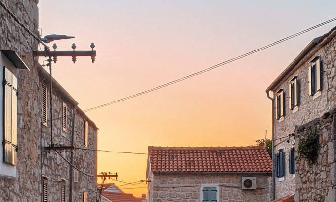 Susica Cottage | Beautifully restored old stone house with amazing outdoor space!