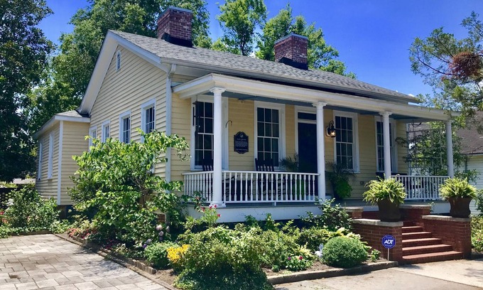 Wilmington Historic District House | Historic Wilmington Home with Pool & Exceptional Reviews