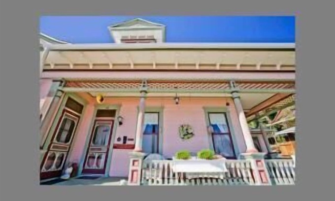 Jerome House | Elegant Victorian Retreat with Family-Friendly Amenities