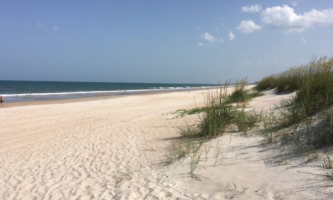 Amelia City House | Updated 3/2 Home at Summer Beach Near Ocean with Pool