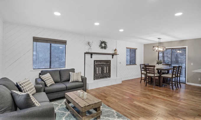 Doubleheader House | Beautifully Updated 4 Bed, 3 Bath Mountain Getaway
