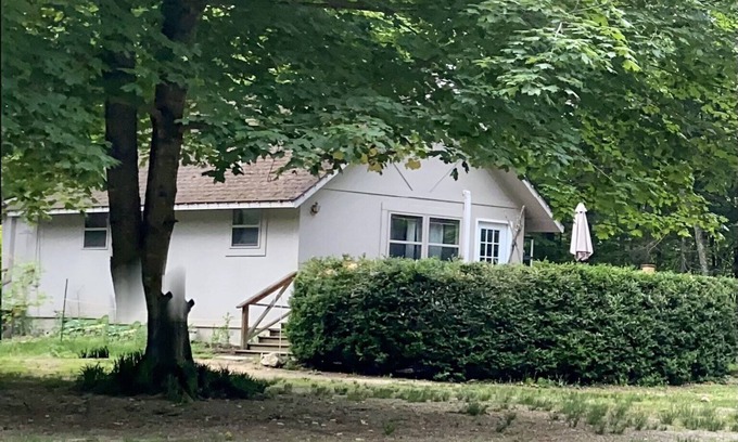 Saluda House | Updated Cottage Near Tryon & Asheville with Lake View