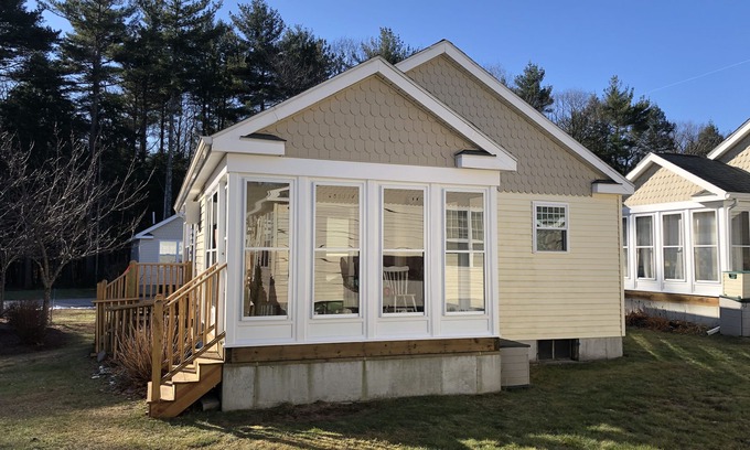 Ogunquit - Wells Cottage | Updated Cottage with Ocean View & Spa - Rated 10/10