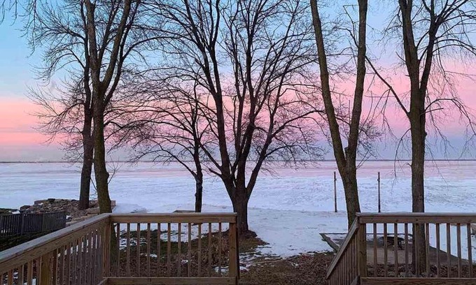 Green Bay House | Pet-Friendly Waterfront Home with Perfect 10 Reviews!