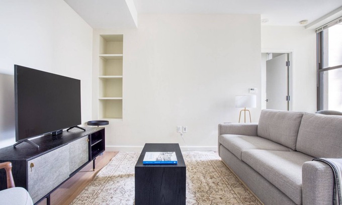 Bay Village Apartment | Relaxing 1BR in Back Bay with Gym & Pet-Friendly Amenities