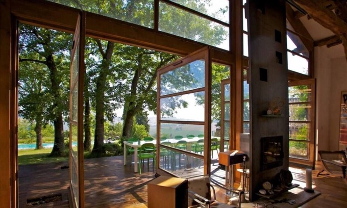 La Sauvetat Villa | Inviting 11-Bed Villa with Pool and Spa in Gers