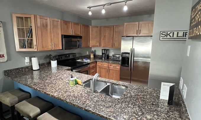 Avon Apartment | Beaver Creek Ski Condo with Game Table & Spa Amenities
