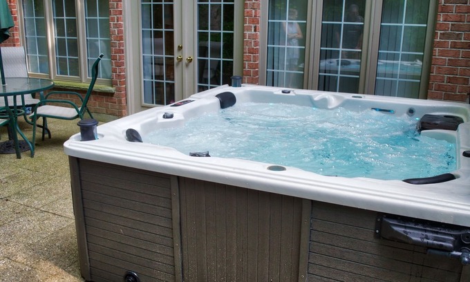 Grand Bend Cottage | Beaver Dam Cottage with Hot Tub and Family Amenities