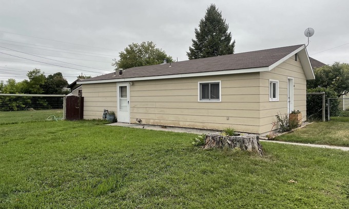 Dillon House | Cozy Beaverhead County Cabin: Pet Friendly & Family Ready