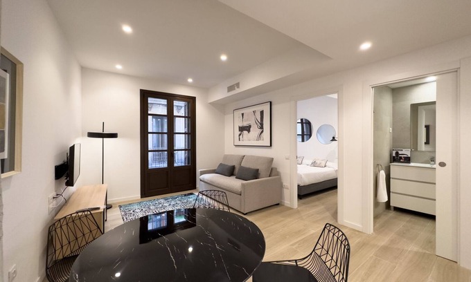La Ribera Apartment | Modern 2-Bedroom Apartment with Pool & Parking in Born