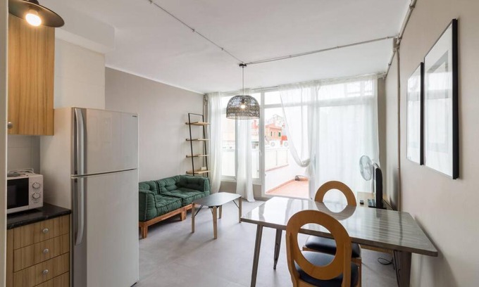 Sant Andreu Apartment | Cozy One-Bedroom Apartment with Terrace in Sant Andreu