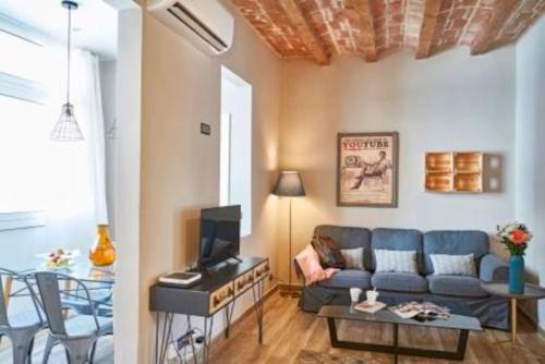 Sants Apartment | Comfortable 2-Bedroom Apartment Near Plaza España