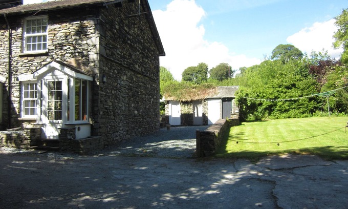 Troutbeck Bridge Cottage | Beck Cottage: Family-Friendly Retreat Near Windermere