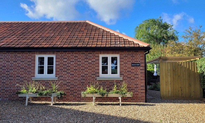 Foxley Cottage | Family-Friendly Beck View with Cozy Open Fire in Lenwade