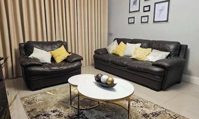 Harare House | Becky's Exquisite Apartment
