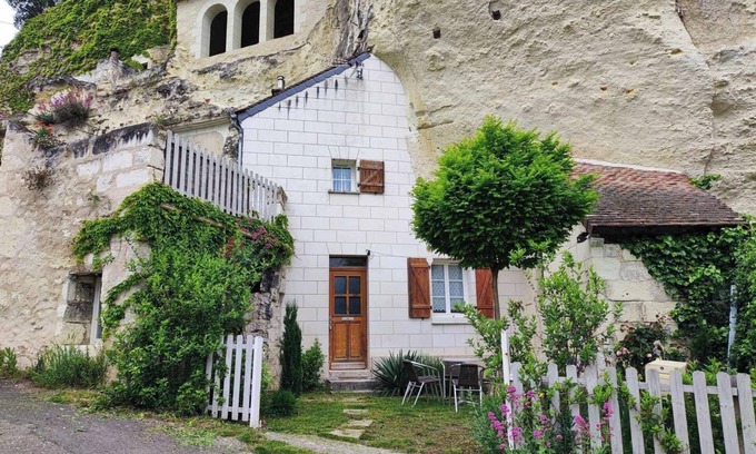 Bourre Apartment | Embrace Unique Troglodyte Living During Your Stay