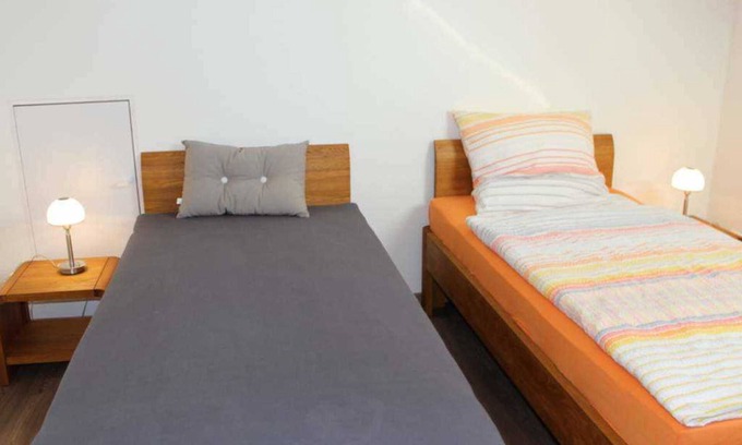 Leer Cottage | Cozy Guest House An der Fehnroute II with Ocean View