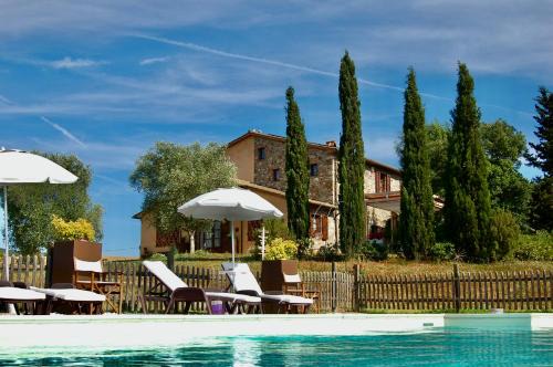 Castellina Marittima Bed & Breakfast | Relax at Bed and Breakfast Casale del Sole - 4-Star Haven