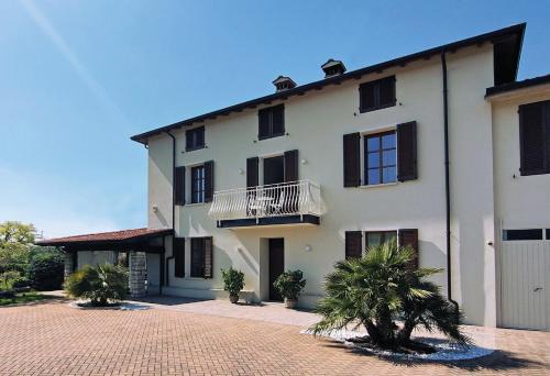 Lonato del Garda Bed & Breakfast | Top-Rated Bed and Breakfast Erilla for Your Perfect Getaway