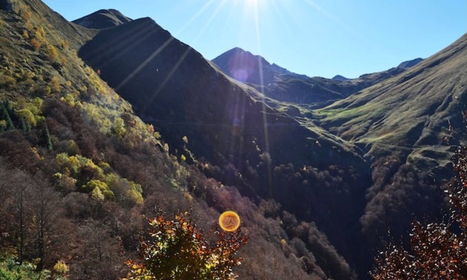 Aleu House | Eco-Friendly Mountain Retreat with Breakfast & Pet Amenities