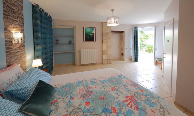 Latille House | Cozy Bed and Breakfast: La Loge des Fées with Family Amenities