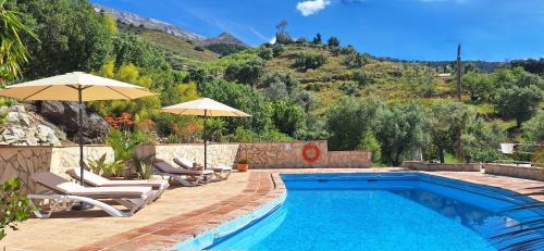 Sedella Bed & Breakfast | Delightful Bed and Breakfast Lagabella with Oceanfront Views