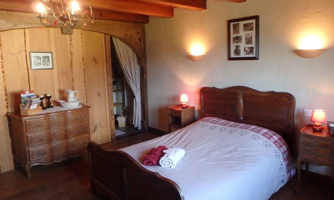 Cleurie Bed & Breakfast | Quiet Bed and Breakfast with Pool & Family-Friendly Dining