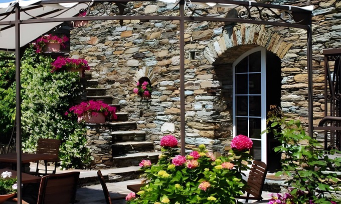 Murato Bed & Breakfast | Bed and Breakfast 'Regina' with Shared Pool, Wi-Fi and Air Conditioning
