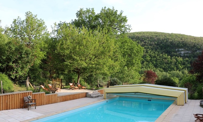 Espagnac-Sainte-Eulalie Bed & Breakfast | Cozy Bed and Breakfast in Figeac Célé Valley