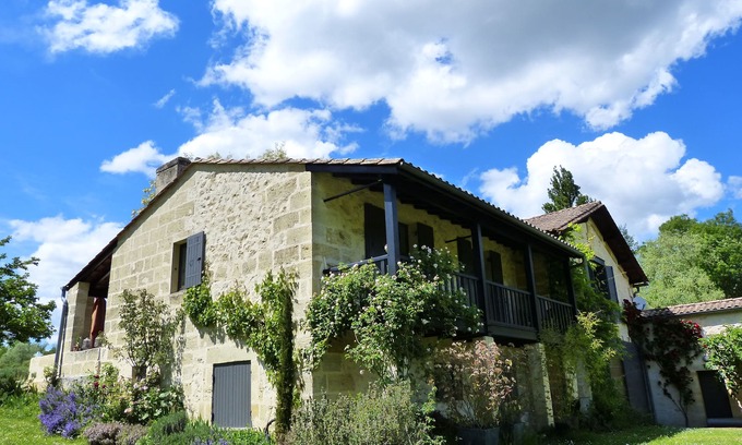 Saint-Philippe-dAiguille House | Relax at Bed and Breakfast Piqueroque: Nature & Amenities Await