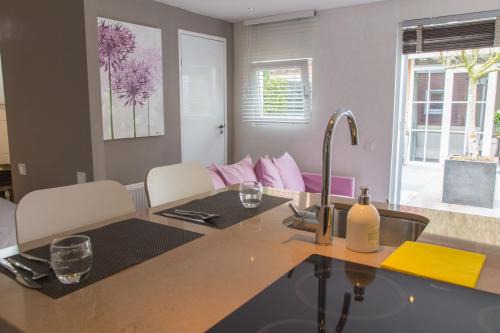 Diemen Bed & Breakfast | Discover Bed & Bike Studio Amsterdam: Guest Rated 9/10!