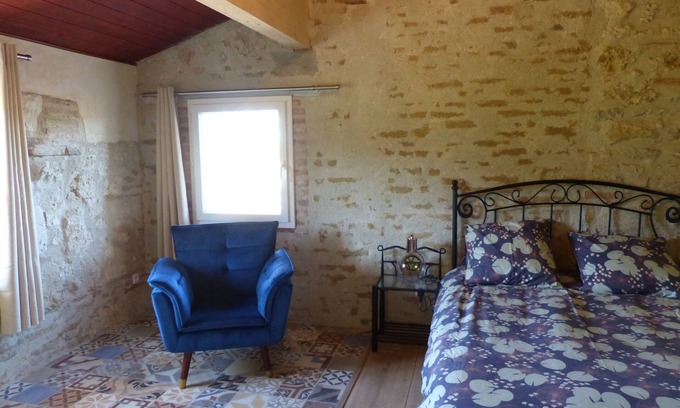 Saint-Loup House | Welcoming Bed & Breakfast Au Clair De Loup with Kitchen Access