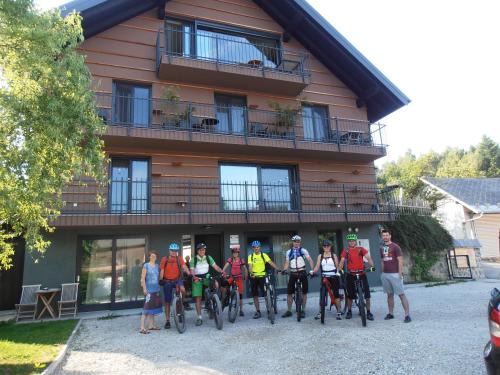 Krize Bed & Breakfast | Family-Friendly Bed & Breakfast Base Camp - Guest Rated 9/10